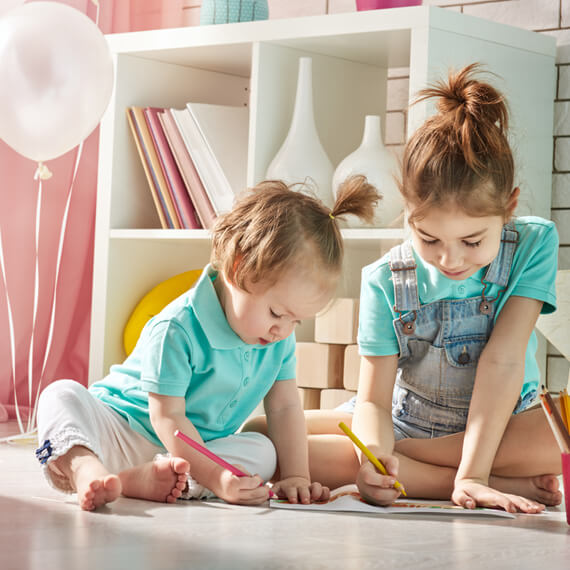 happy-children-play-PS677ZZ